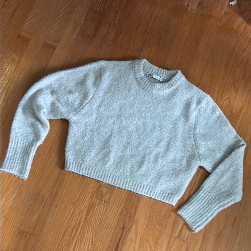 Zara oatmeal colored crew-neck sweater,crop length size M with dolman sleeve